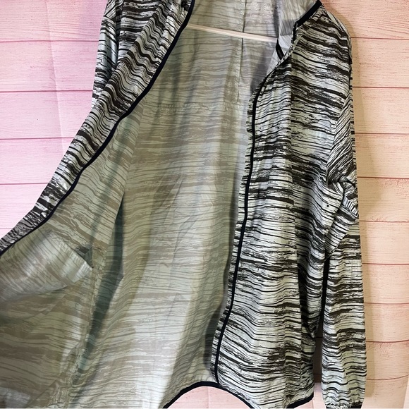 New Balance Light Weight‎ Wind & Water Resistant Full Zipper Jacket Size   XL - Picture 8 of 10